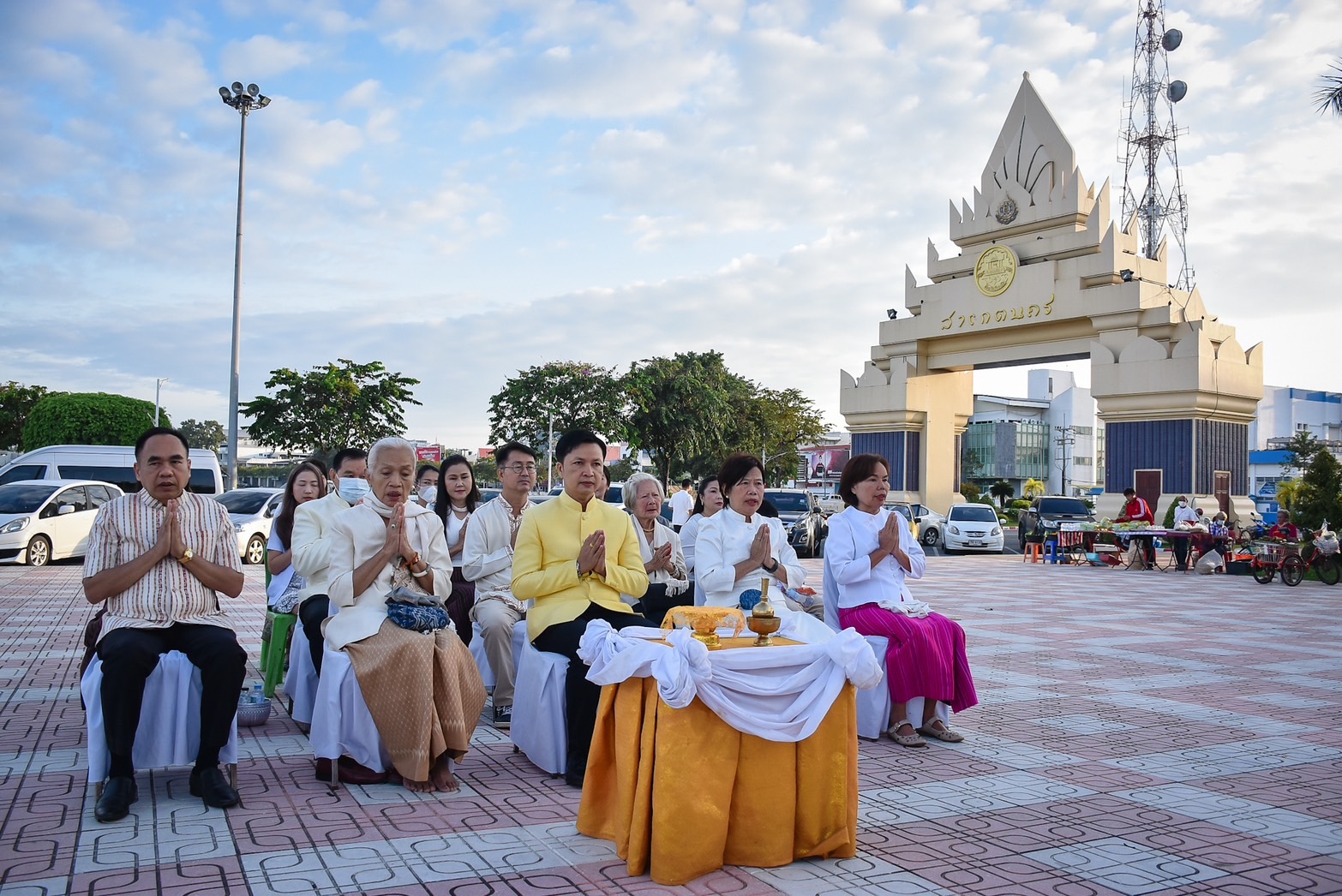 รูปภาพหน้าปก ca65d879-9795-443d-8c8f-bba94c007c2d