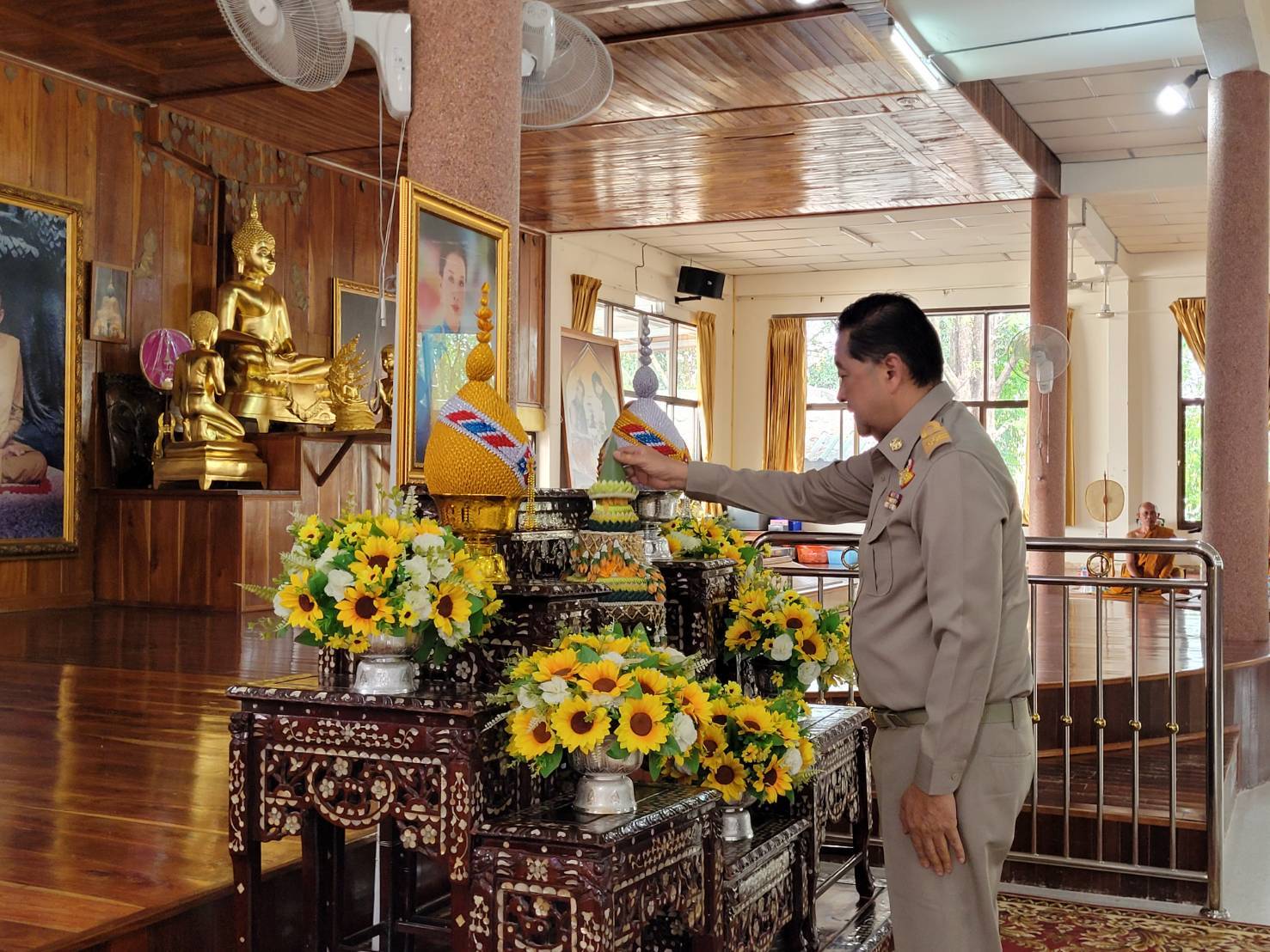 รูปภาพหน้าปก cbc54de2-ed16-47e1-a5de-dccc7b8137f2