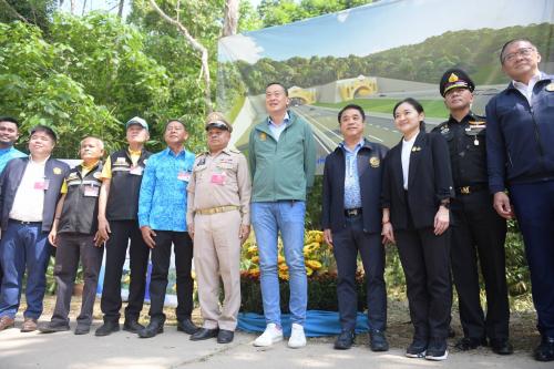 รูปภาพหน้าปก ec936a1f-8379-4b1f-8d9b-2b7e35588303