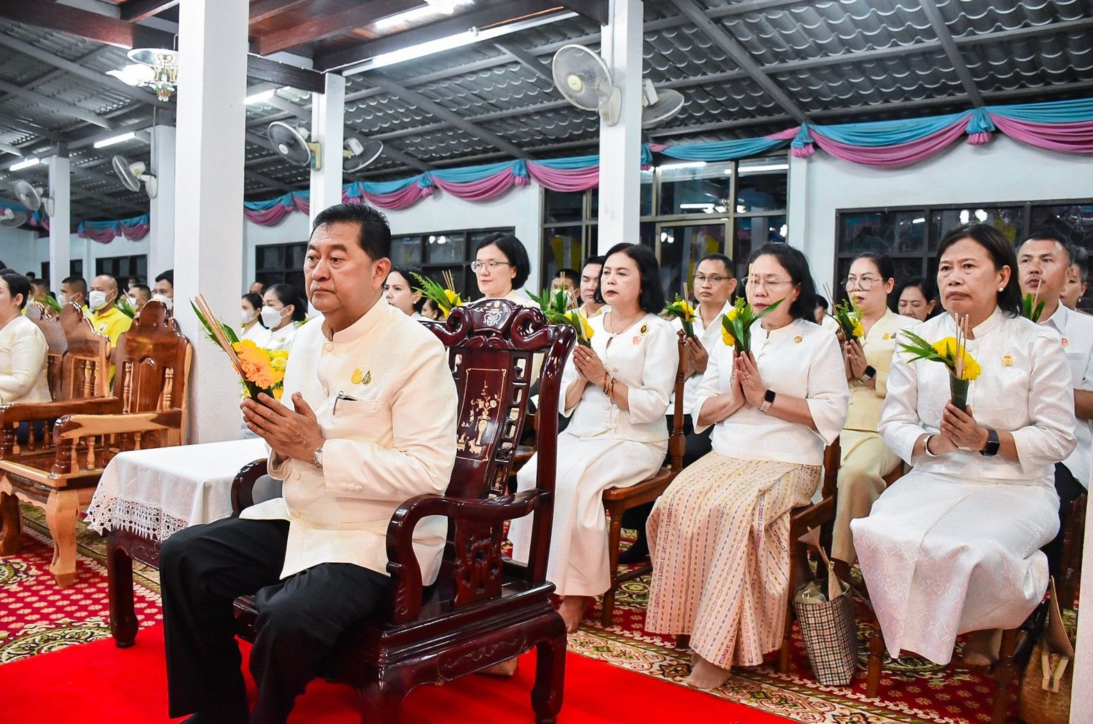 รูปภาพหน้าปก 373df133-ffad-4173-9c42-5522fba7b434