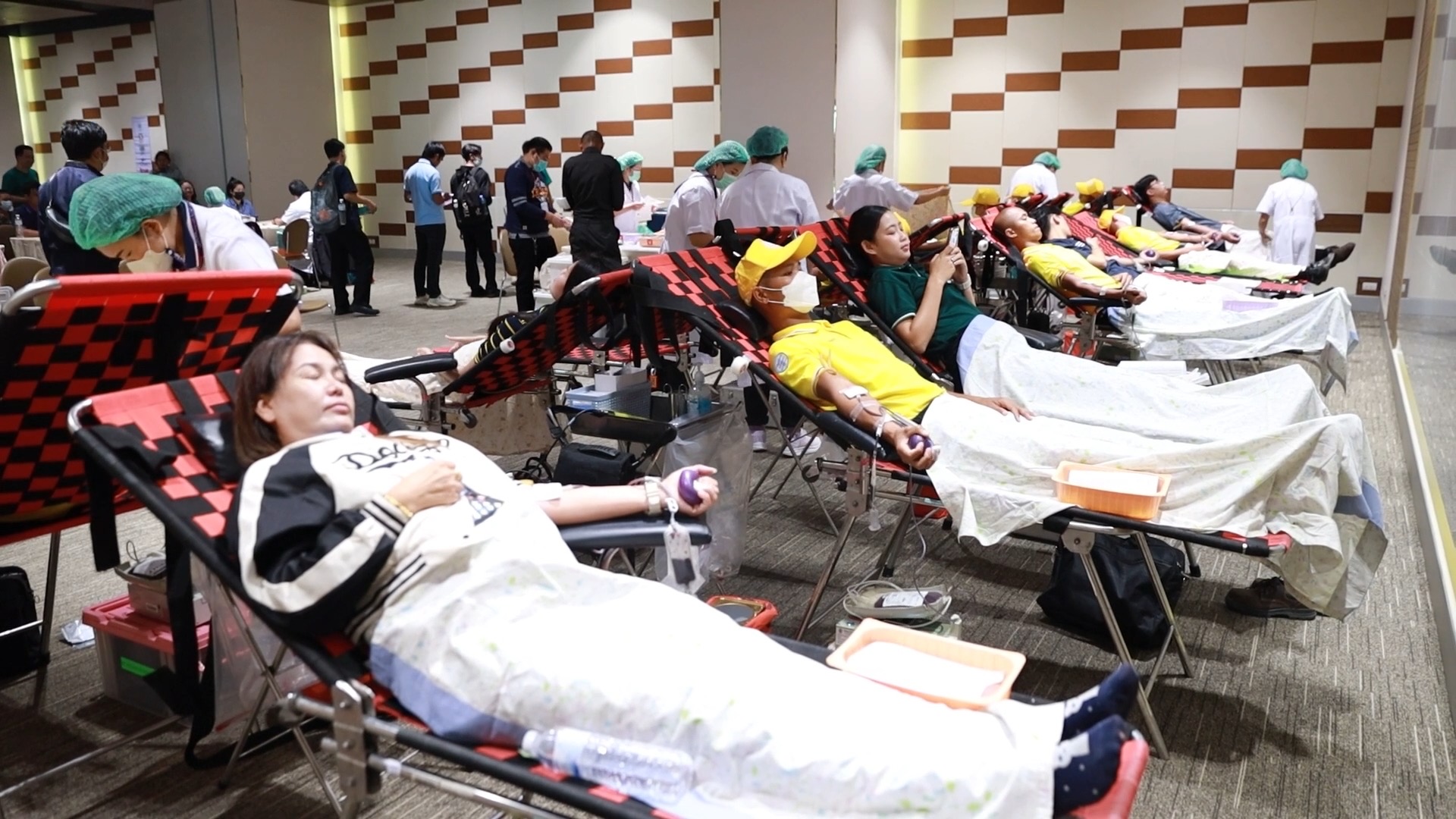 รูปภาพหน้าปก 4101248c-94c9-494e-b38d-320c23c5db53