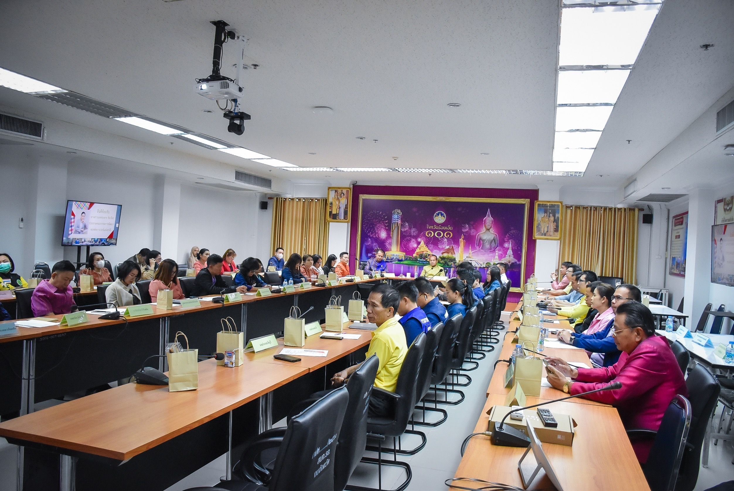 รูปภาพหน้าปก 6db43015-90a0-4cfa-8bff-65d1b01f9939