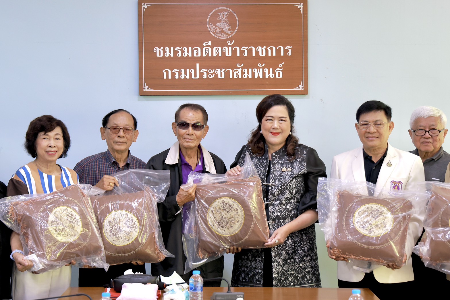 รูปภาพหน้าปก 992d9e9b-ebd4-4baf-a821-eb55b23c3c2e