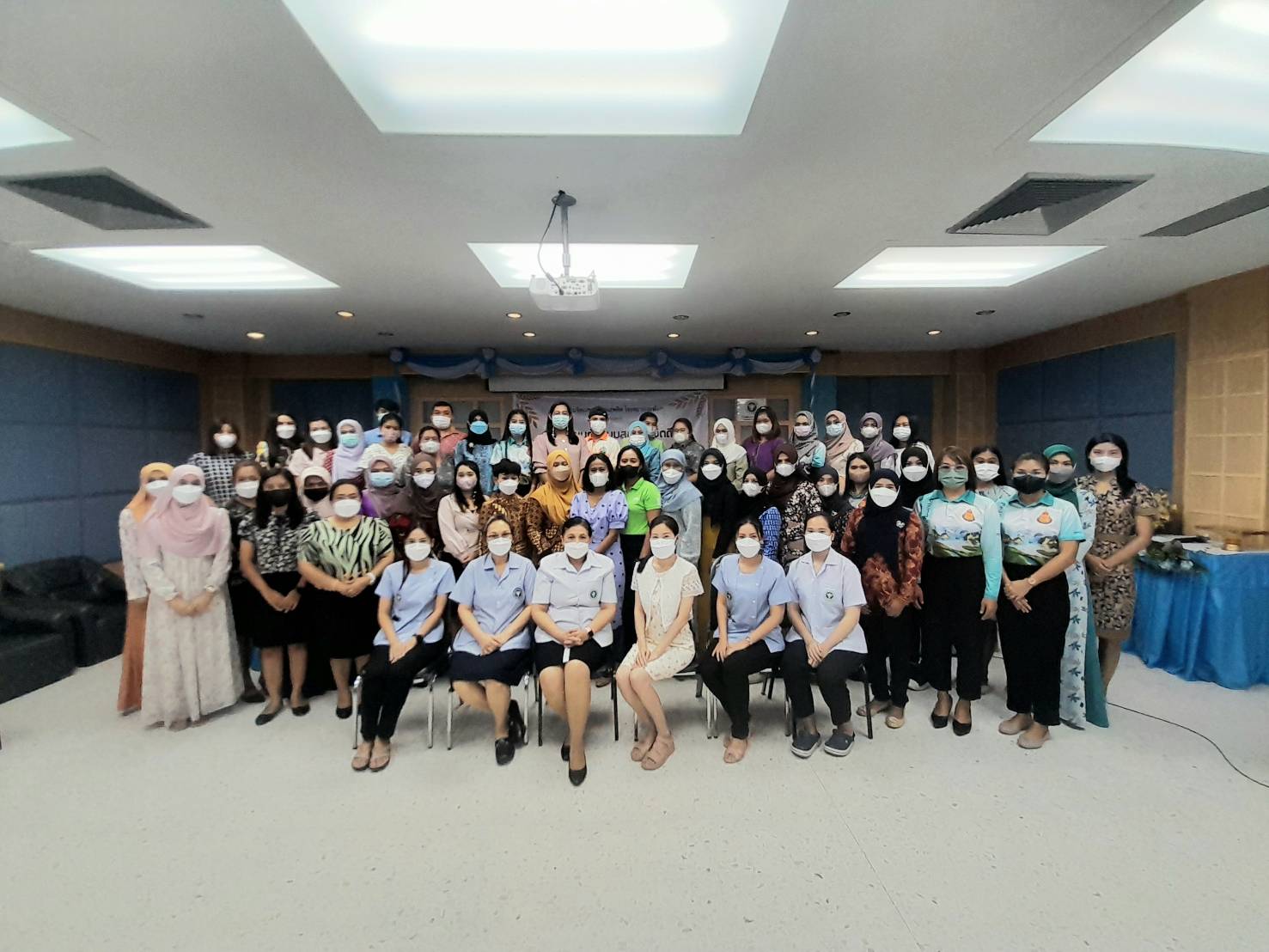 รูปภาพหน้าปก f11f83ce-078a-4915-a3a5-c19a71bc309a