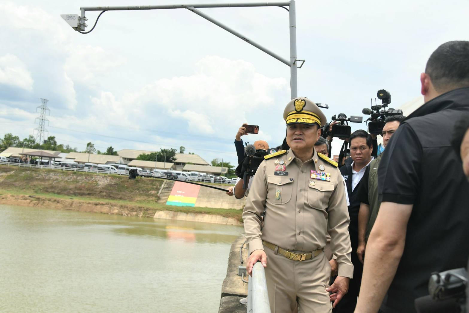 รูปภาพหน้าปก a2658b85-06f4-4e70-a1ff-d77e9e761505