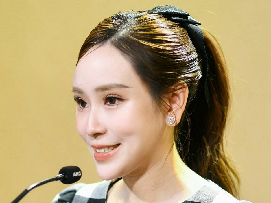 รูปภาพหน้าปก 1a123d9c-d699-48c4-89f9-46e3fdd816f3