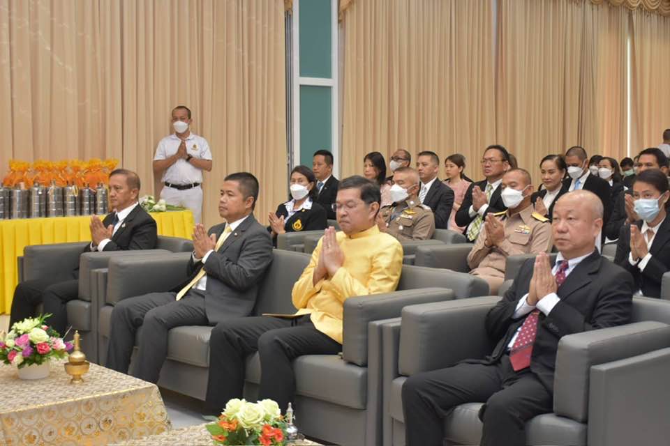 รูปภาพหน้าปก c1e6e9f0-0a88-489d-ad2d-e51697947515