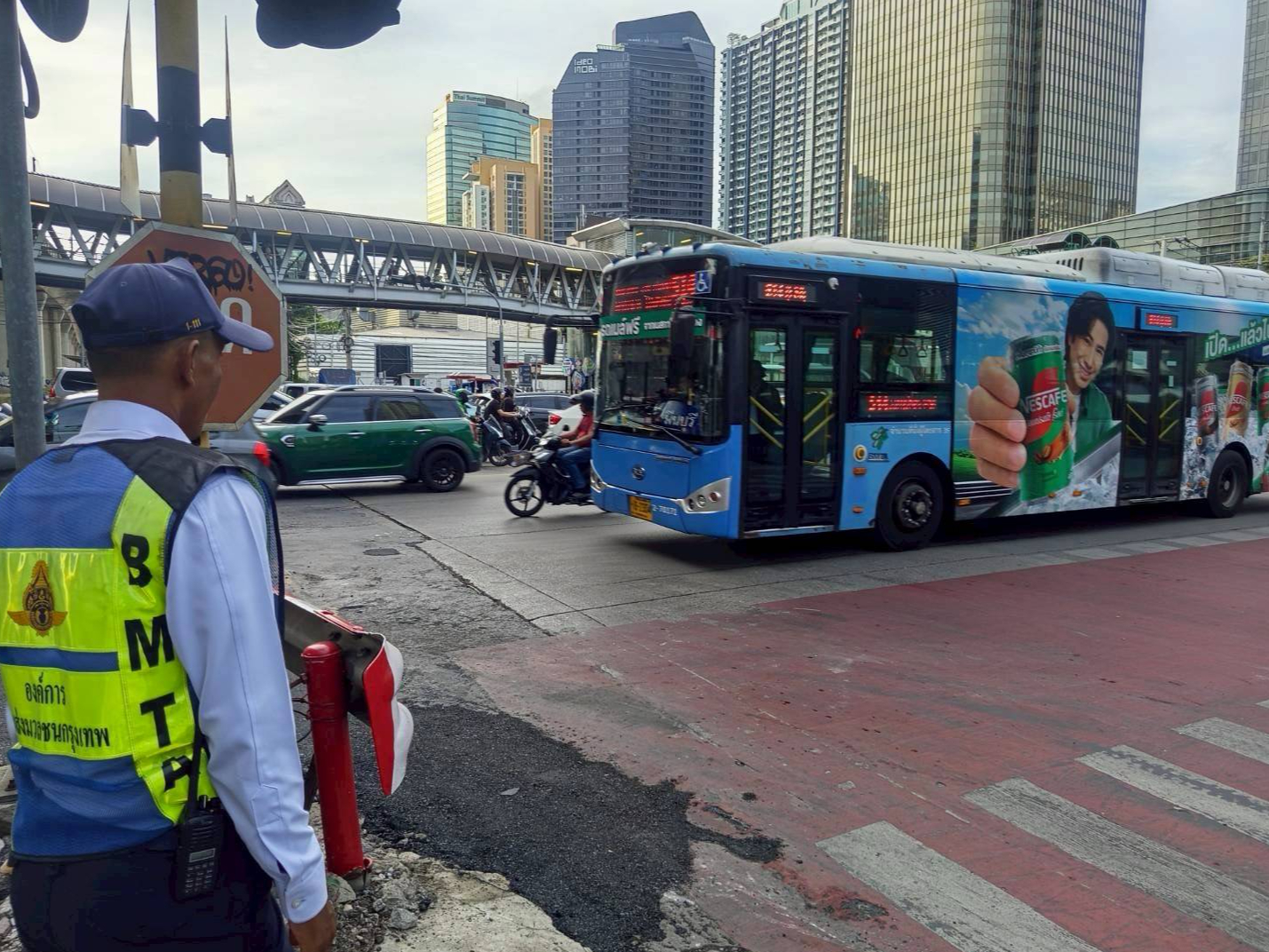 รูปภาพหน้าปก b089f930-36ee-4093-b7e1-5f95727a0864