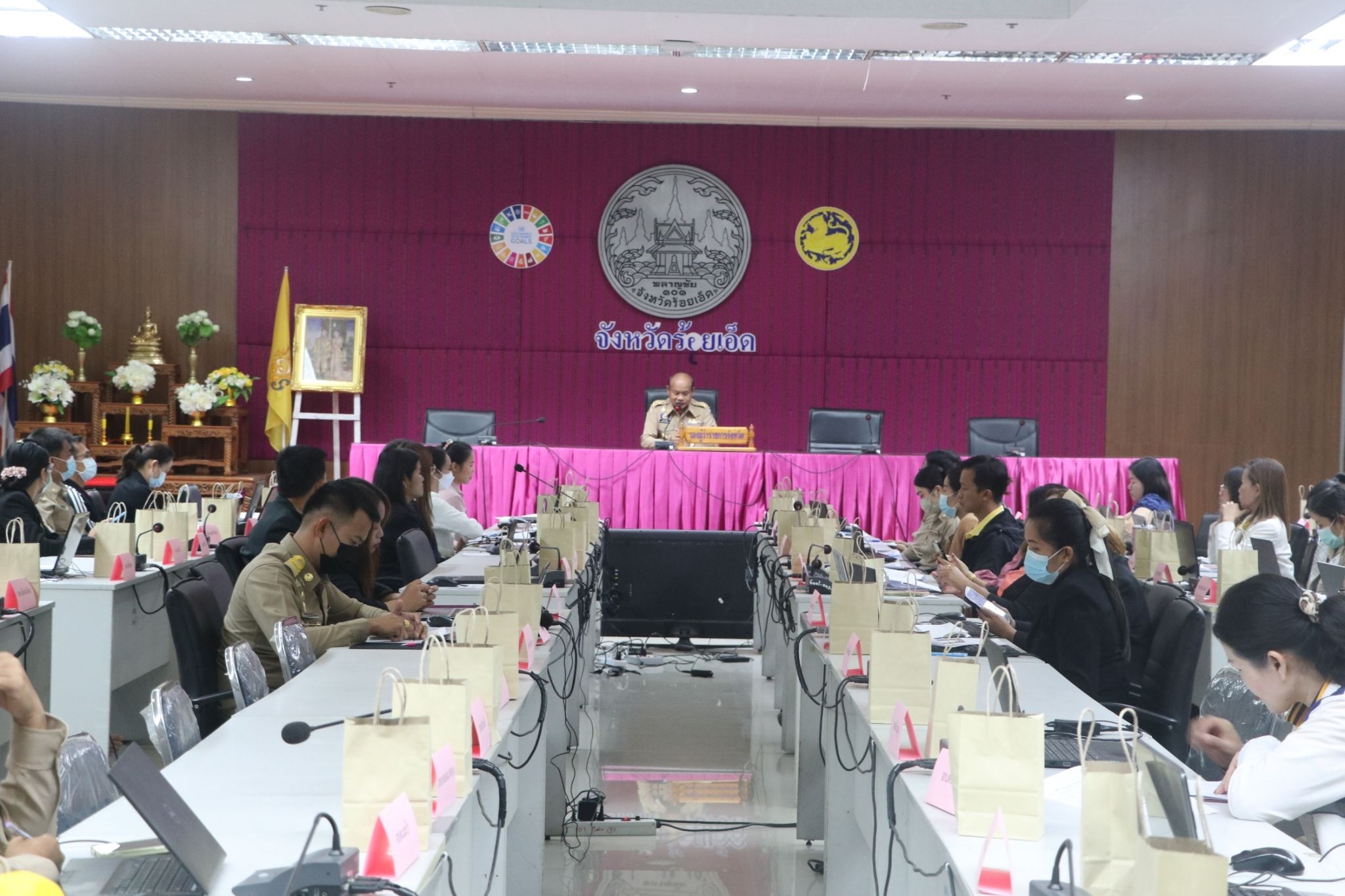 รูปภาพหน้าปก b4baed80-3572-445b-8acd-6e6ef02598d3