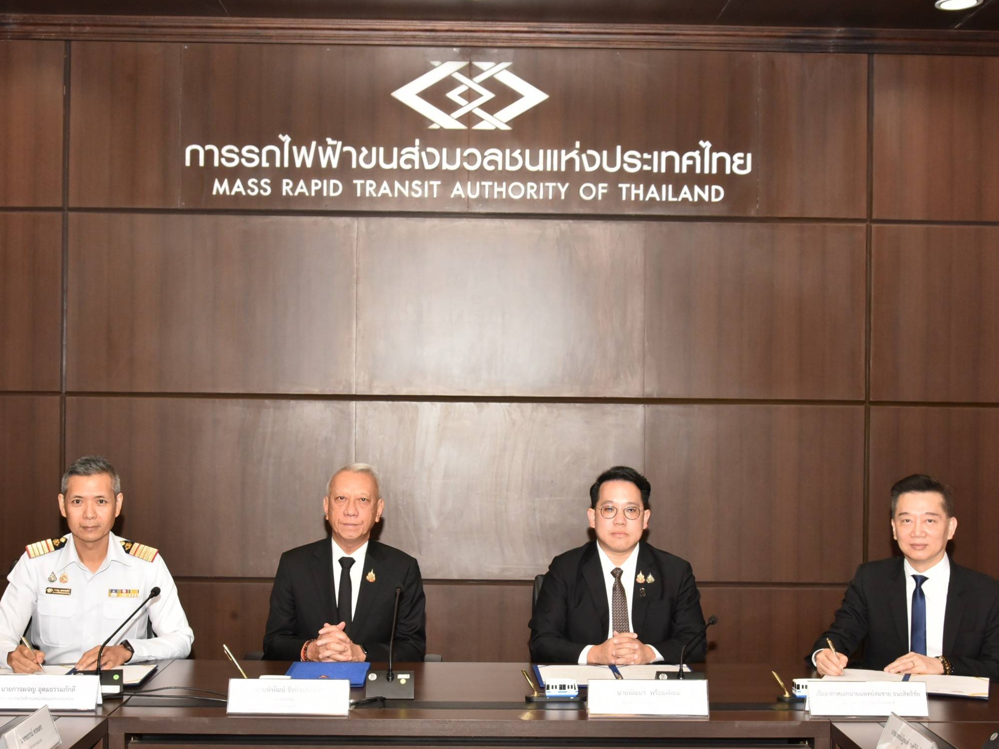 รูปภาพหน้าปก 7c9cdde4-c3cd-425e-8feb-760e43092074