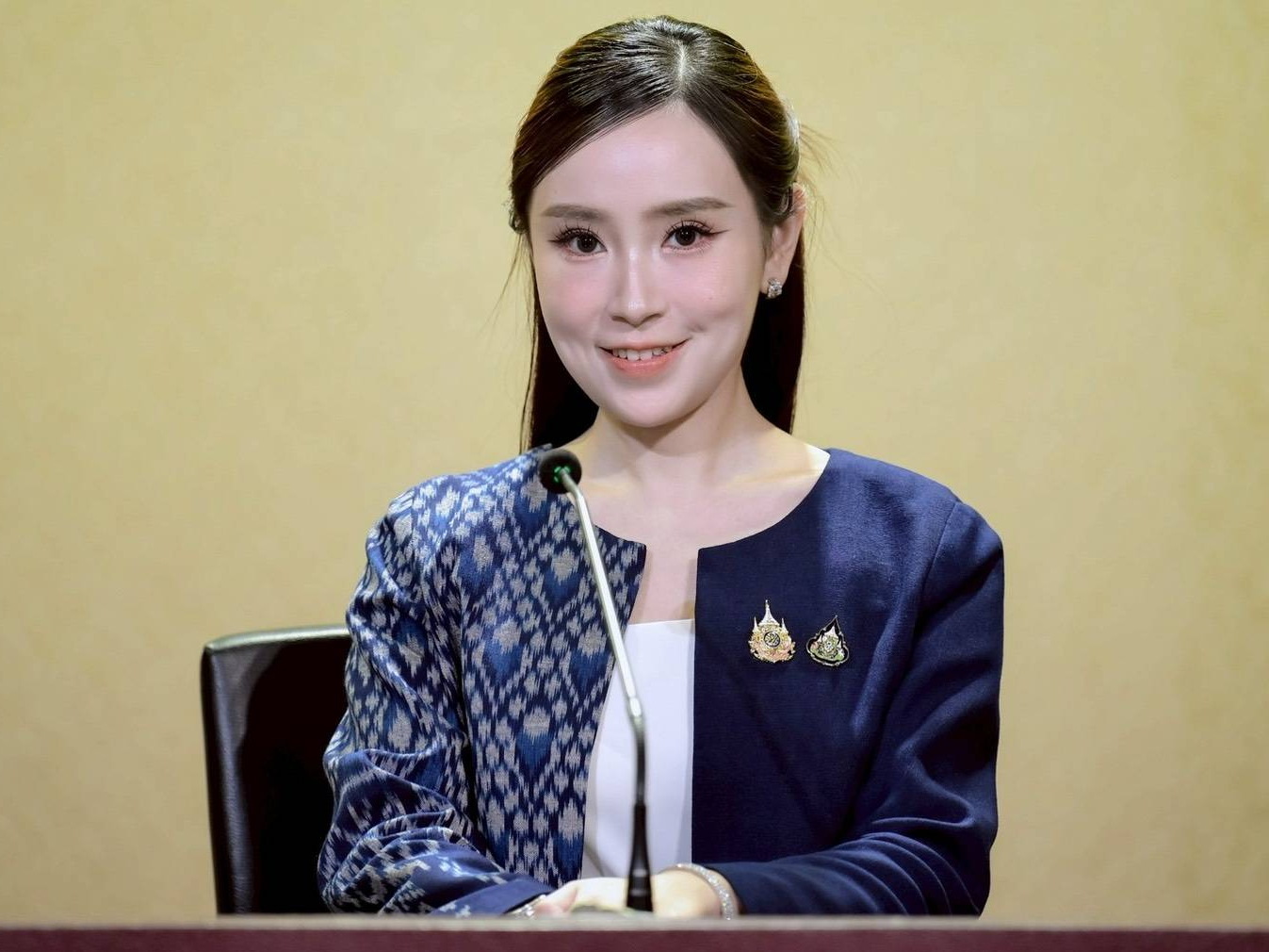 รูปภาพหน้าปก 1a0b0a7d-be4c-4507-b6a6-437c1607c4a6