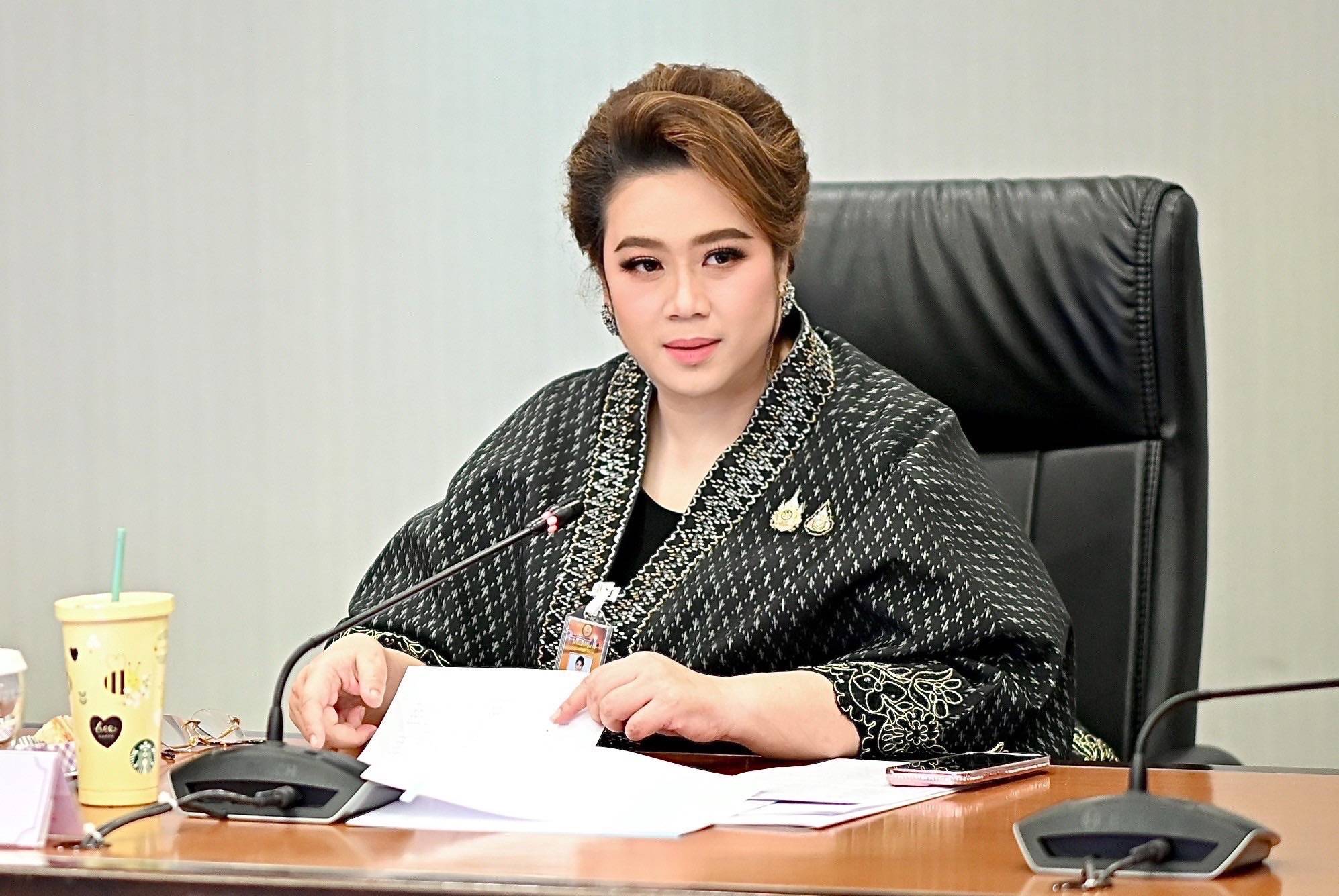 รูปภาพหน้าปก 254548e1-c5ea-44f9-9fdb-57cb486327c5