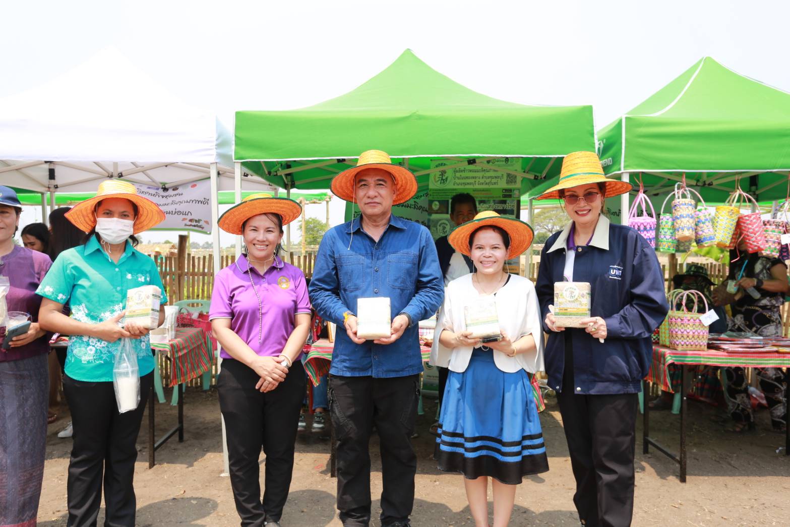 รูปภาพหน้าปก cde6722e-e3b2-4e64-86f8-877b757d61b8