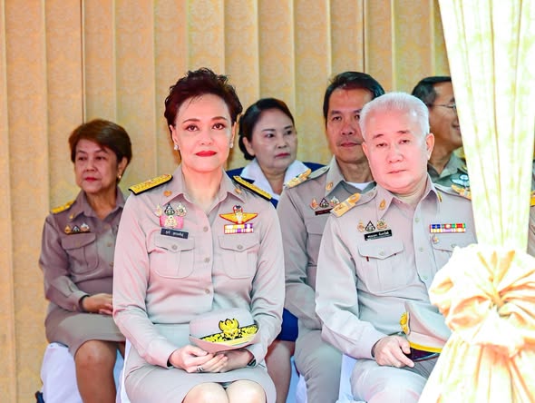 รูปภาพหน้าปก c2e4ead8-53bb-4402-9026-1e61b9fbebd1