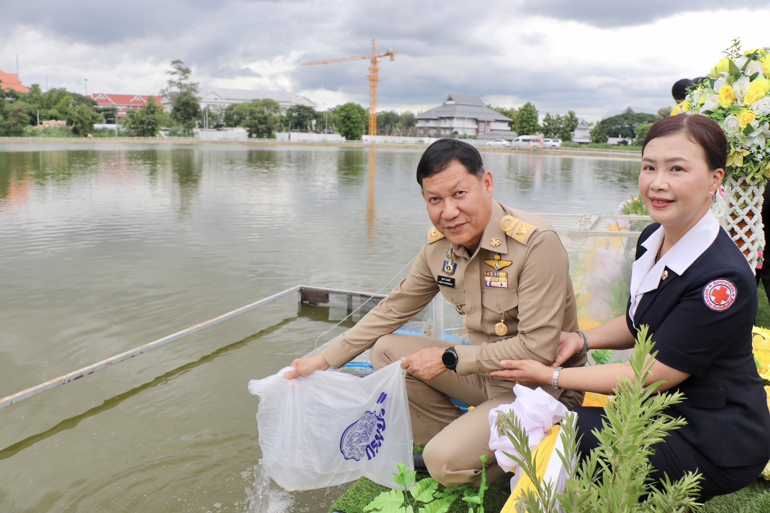 รูปภาพหน้าปก 024984e6-3e52-4a8d-a27d-57c6d1207789