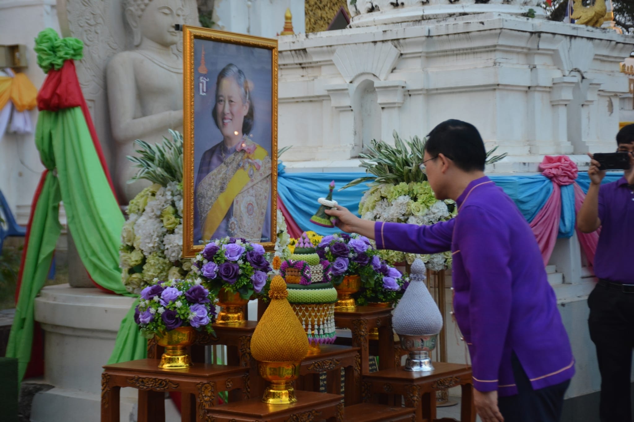 รูปภาพหน้าปก 13753899-035f-426e-88c9-1e968b2ab351